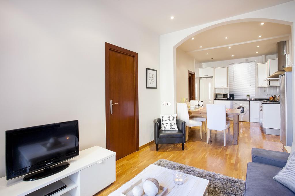 Apartments Barcelona & Home Deco Viladomat Экстерьер фото
