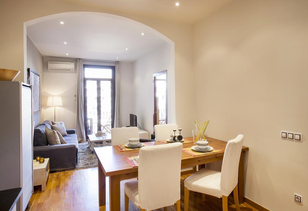 Apartments Barcelona & Home Deco Viladomat Экстерьер фото