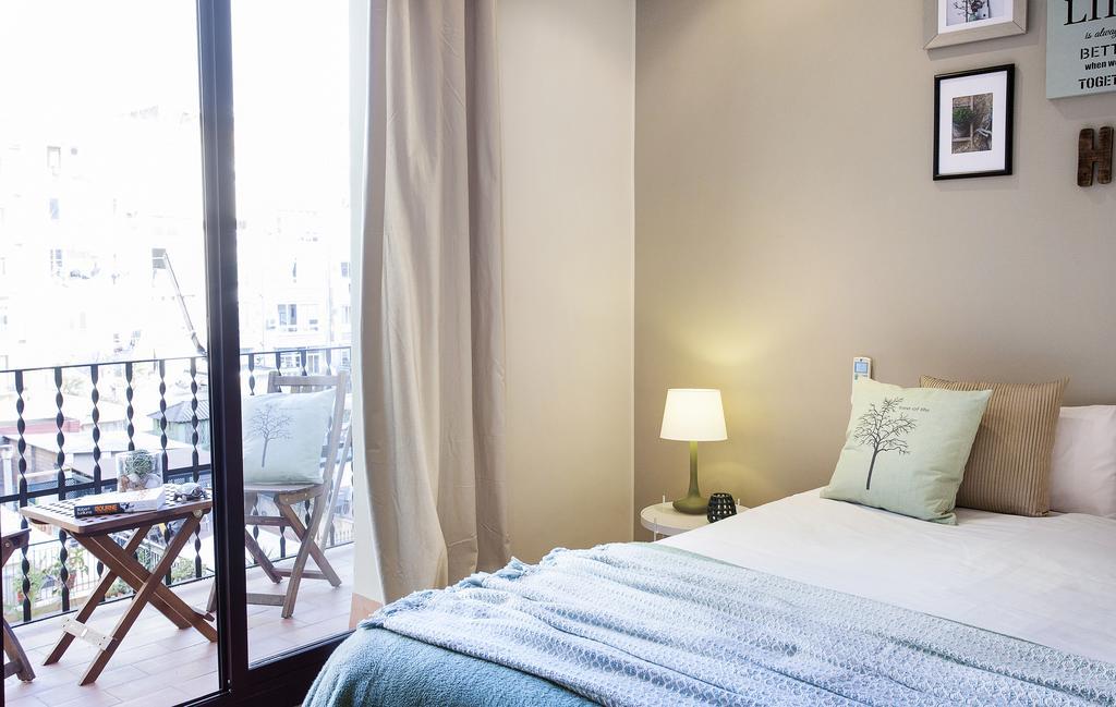 Apartments Barcelona & Home Deco Viladomat Экстерьер фото
