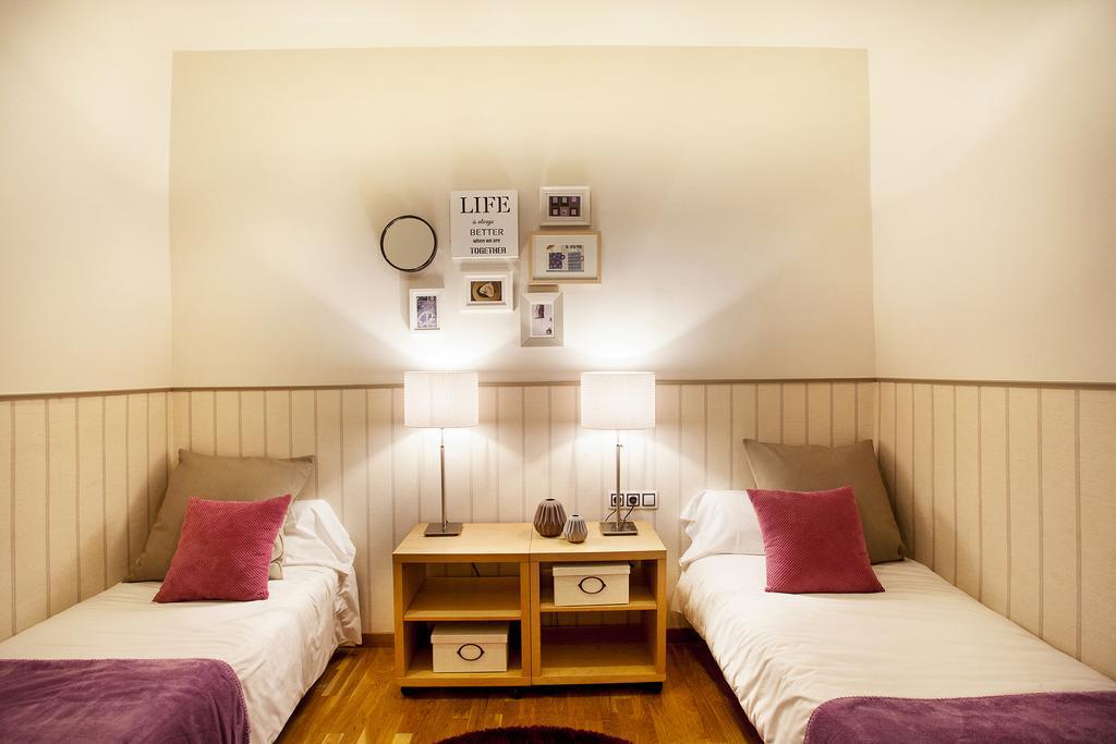Apartments Barcelona & Home Deco Viladomat Экстерьер фото